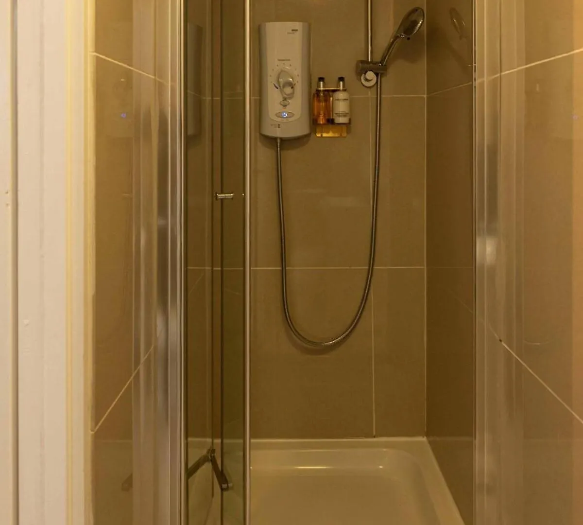 2 Bedroom Flat By Haggerston Station 伦敦 英国