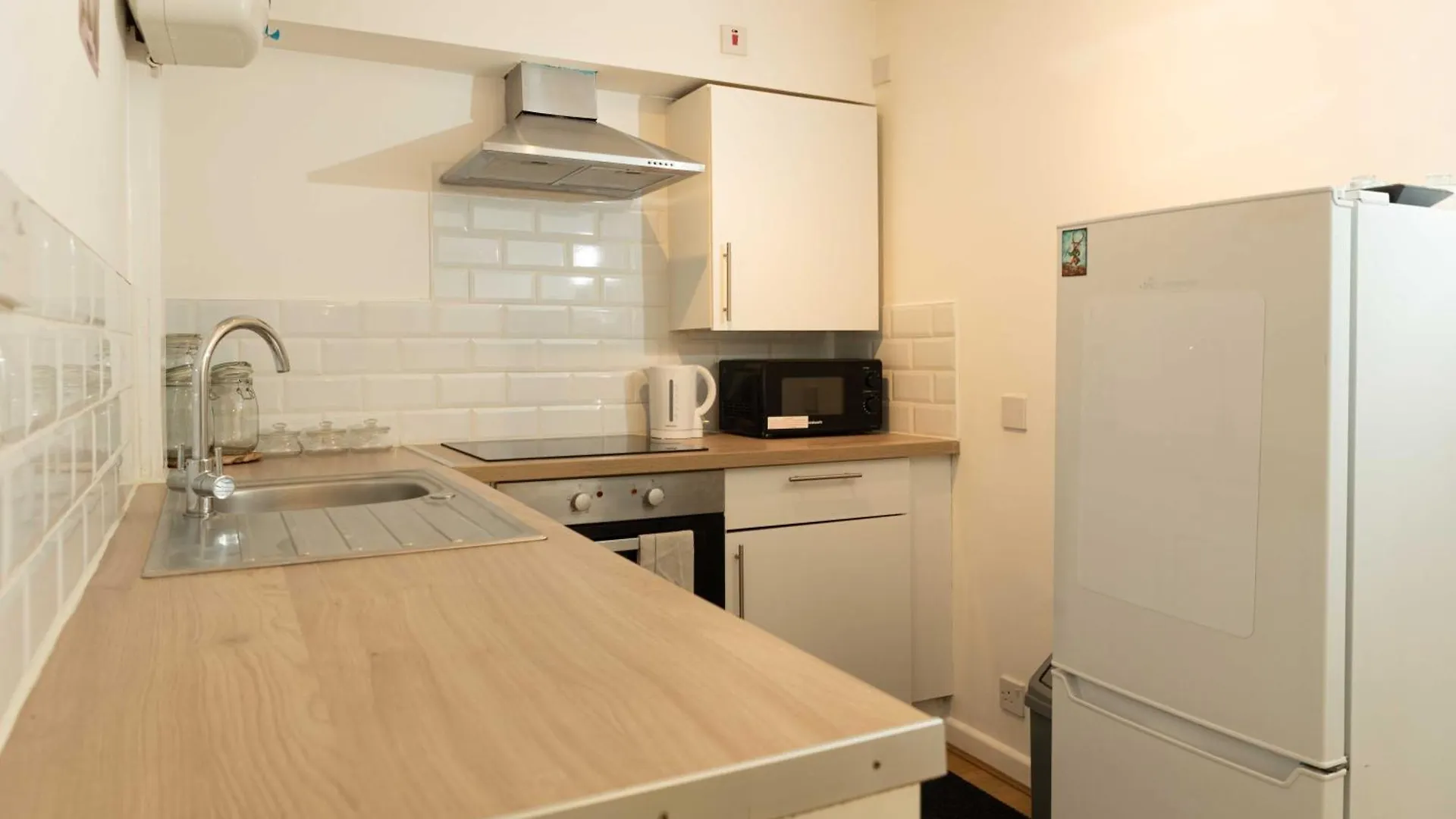 2 Bedroom Flat By Haggerston Station London United Kingdom